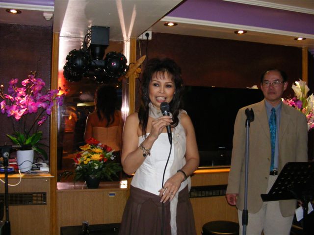 Promotion dvd laoParis-080308 014.jpg